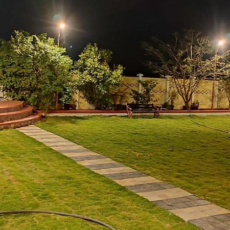 Onyx Farm Villa Khamshet Екстериор снимка
